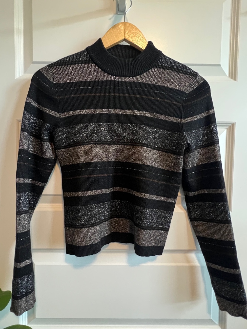 HOUSE OF HARLOW 1960 Metallic Cowl Neck Sweater Medium